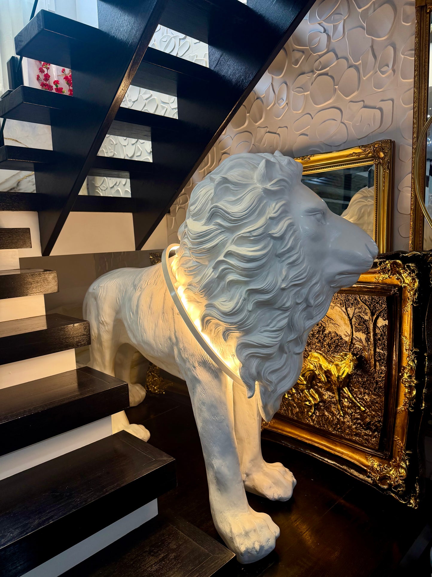Real Size Sculpture Lion Floor Lamp